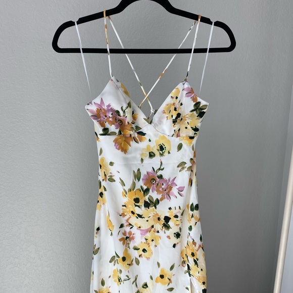 Princess Polly Floral Maxi Dress - Picture 7 of 11